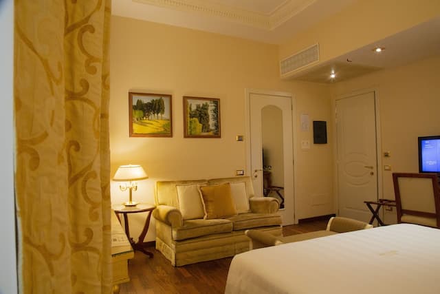 Golden Tower Hotel & Spa-Deluxe Room-6