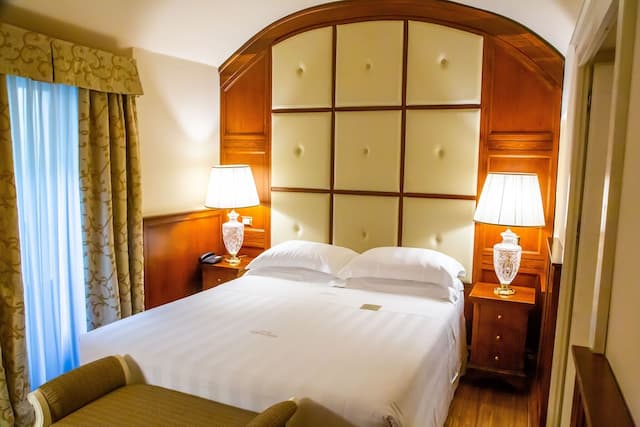 Golden Tower Hotel & Spa-Luxury Suite, 1 Double Bed with Sofa bed (with Spa access)-2