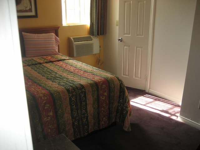 長灘沃爾斯汽車旅館-標準雙人房-11