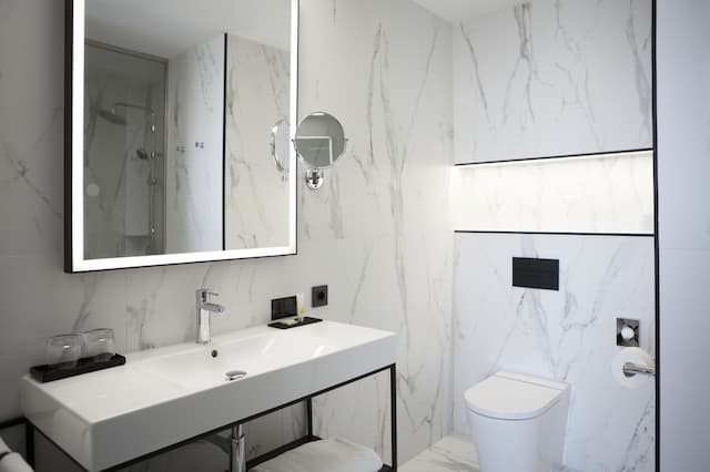 Hotel Riu Plaza España-Deluxe Room (King)-5