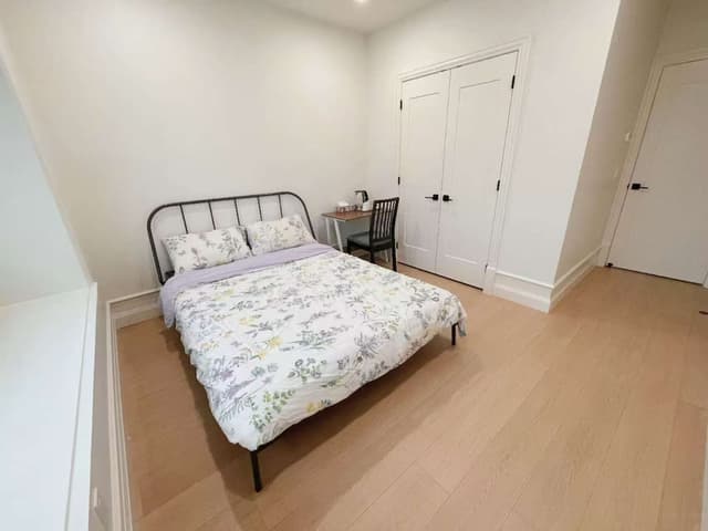 Beijing Vancouver Homestay-Elite Double Room, 1 Queen Bed-5