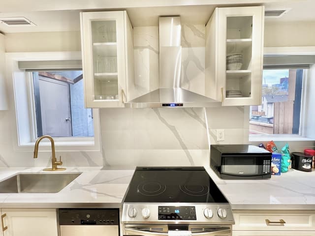 토론토 룸 앤드 스위트-Luxury Apartment, Multiple Beds, Non Smoking (Newly Renovated)-6