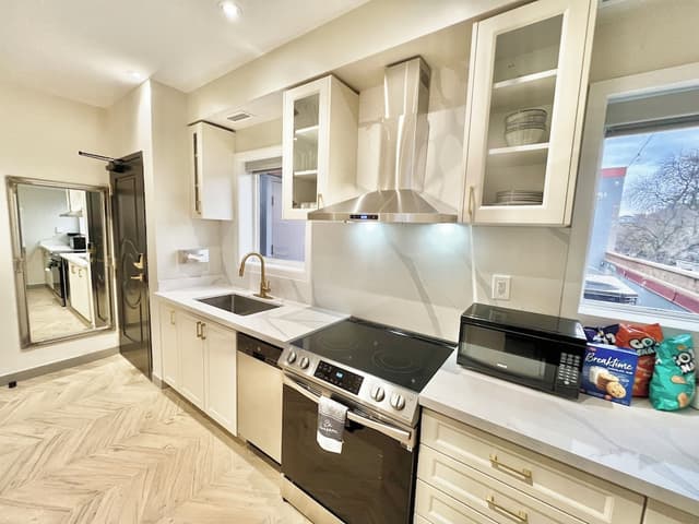 토론토 룸 앤드 스위트-Luxury Apartment, Multiple Beds, Non Smoking (Newly Renovated)-18