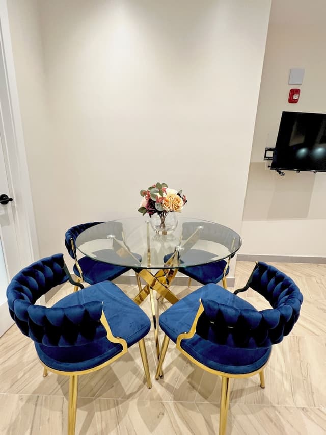 토론토 룸 앤드 스위트-Luxury Apartment, Multiple Beds, Non Smoking (Newly Renovated)-7