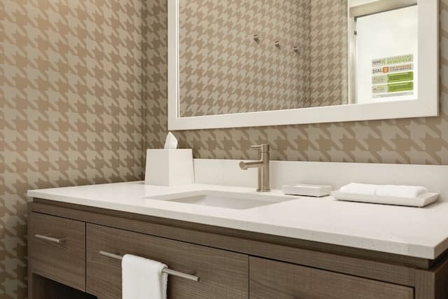 ホーム2 スイーツ バイ ヒルトン シカゴ リバー ノース-スタジオスイート クイーンベッド 1 台-8