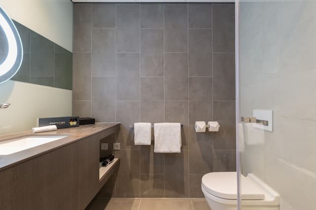 Postillion Hotel Amsterdam-Comfort Double Room, 1 Double Bed, City View-7