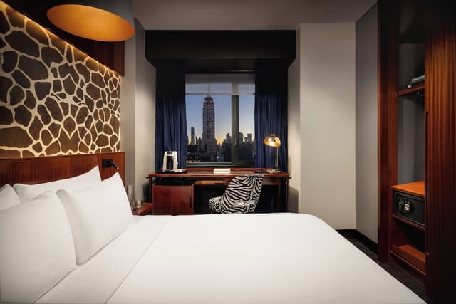 Hotel Hendricks-Room, 1 King Bed (Empire State View)-6