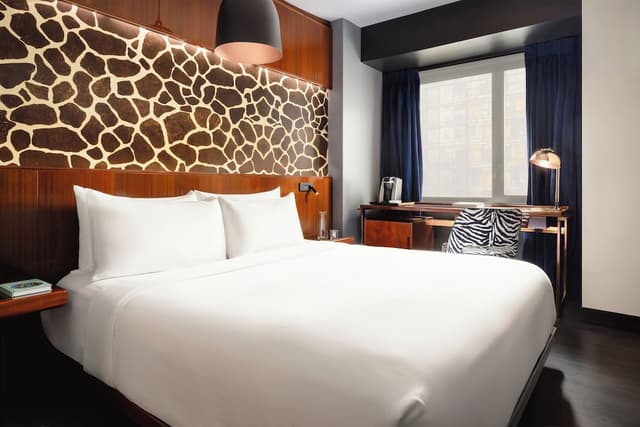 Hotel Hendricks-Room, 1 King Bed (Empire State View)-4