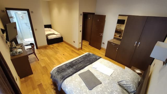 오요 더 킬번 암스-디럭스 트리플룸, 침대(여러 개)-1