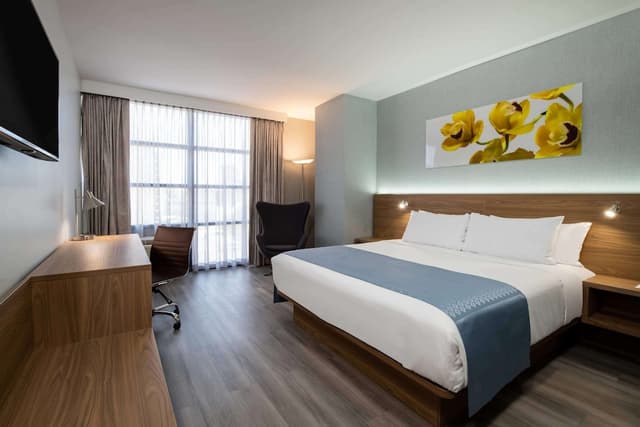 Wingate by Wyndham Long Island City-Room, 1 King Bed, Non Smoking-6