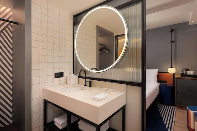 アロフト マドリード グラン ヴィア-Queen Room-11