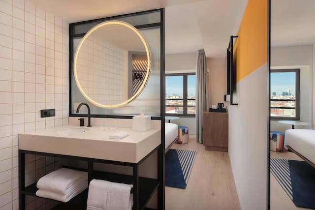 アロフト マドリード グラン ヴィア-aloft Room Queen Bed, Gran Via View-6