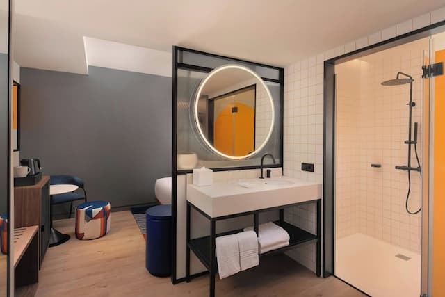 アロフト マドリード グラン ヴィア-King Room-11