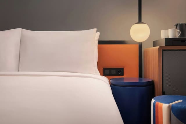 アロフト マドリード グラン ヴィア-Queen Room-9