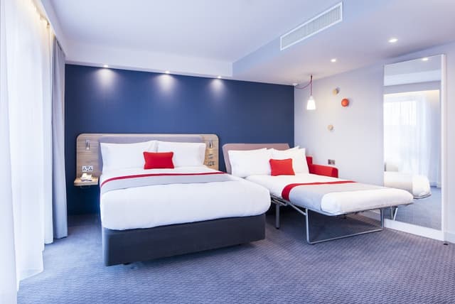 Holiday Inn Express Wiesbaden by IHG-标准房, 1 张大床和 1 张沙发床-1