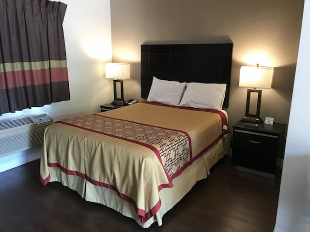 曼克頓套房酒店 - 拉克斯酒店-豪華客房, 1 張加大雙人床-1