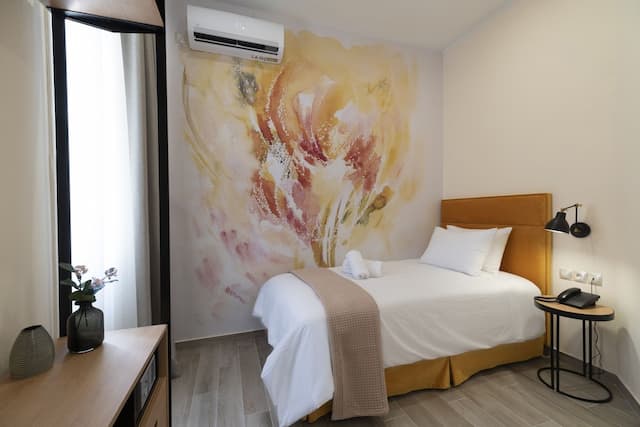 Athens Market Portrait-Vignette Single Room-2