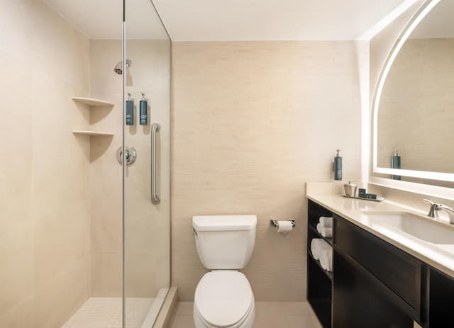 ヒルトン ニューヨーク ファッション ディストリクト-キングサイズベッド-9