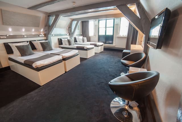 ホテル CC-4 人部屋-2