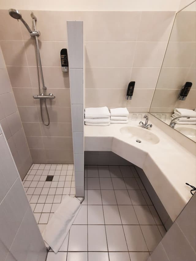 ホテル ワシントン-トリプルルーム シングルベッド 3 台-4