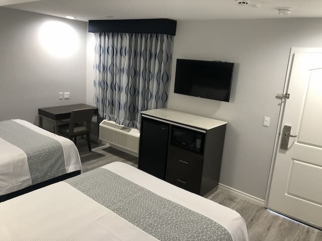 트래블로지 인 & 스위트 바이 윈덤 웨스트 코비나-룸, 퀸사이즈침대 2개, 금연-2