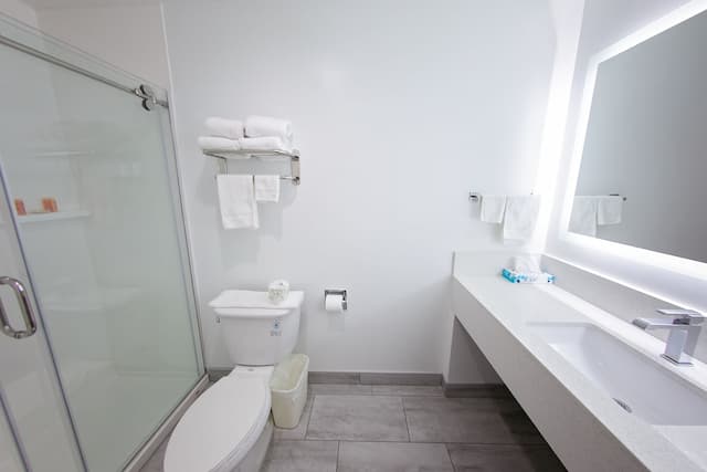 트래블로지 인 & 스위트 바이 윈덤 웨스트 코비나-룸, 킹사이즈침대 1개, 금연-5