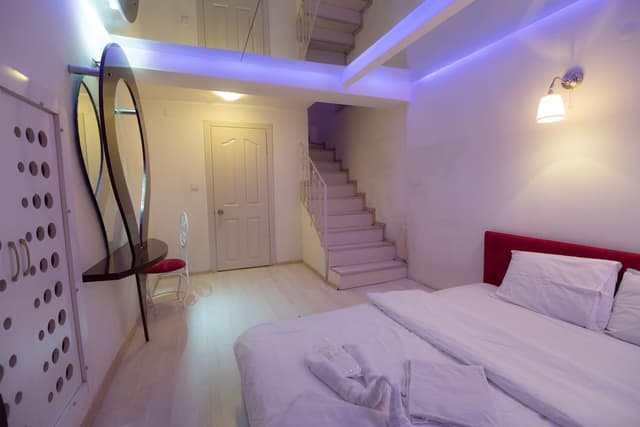 Element Suites-Duplex Basement-4