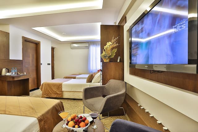 薩格堪拉大酒店-四人房-10