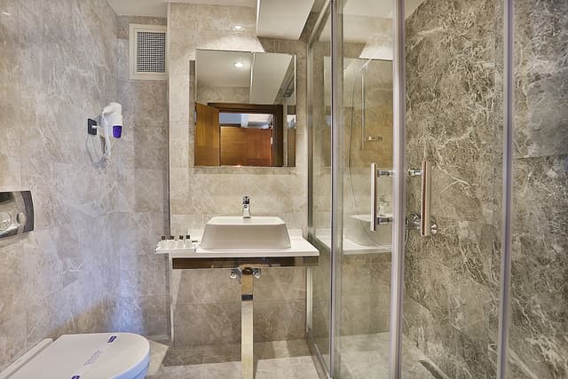 薩格堪拉大酒店-四人房-14