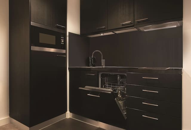 アディーナ アパートメント ホテル ベルリン ハッケンシャー マルクト-アパートメント 1 ベッドルーム キッチン (45qm)-3