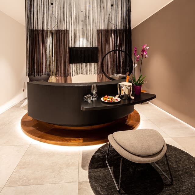 The Corner Duomo Hotel-Executive Suite, Hot Tub (sauna and emotional shower)-5