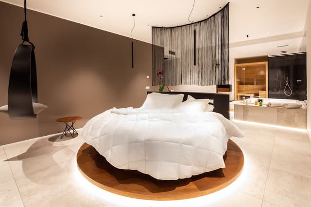 The Corner Duomo Hotel-Executive Suite, Hot Tub (sauna and emotional shower)-1