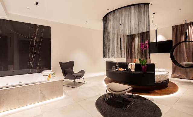 The Corner Duomo Hotel-Executive Suite, Hot Tub (sauna and emotional shower)-3