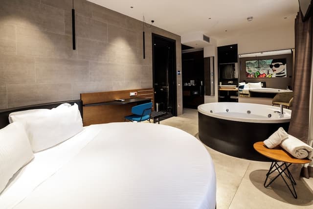 The Corner Duomo Hotel-Junior Suite, 1 King Bed, Hot Tub-1