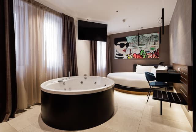 The Corner Duomo Hotel-Junior Suite, 1 King Bed, Hot Tub-3
