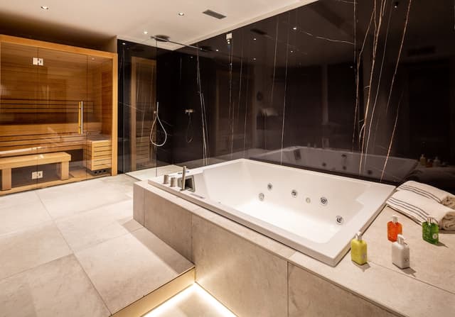 The Corner Duomo Hotel-Executive Suite, Hot Tub (sauna and emotional shower)-7