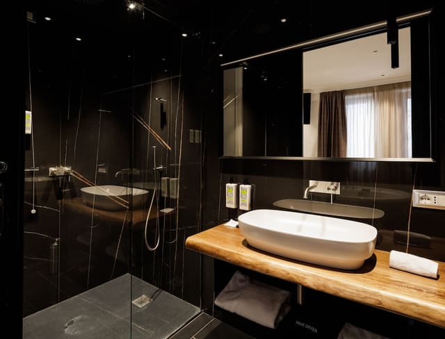 The Corner Duomo Hotel-Junior Suite, 1 King Bed, Hot Tub-5