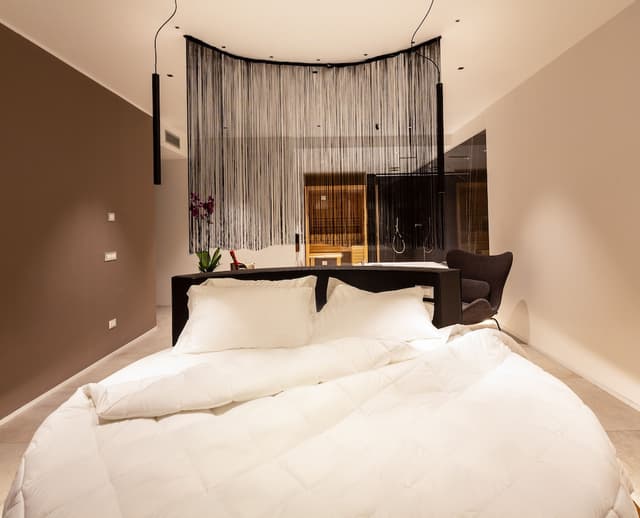 The Corner Duomo Hotel-Executive Suite, Hot Tub (sauna and emotional shower)-4