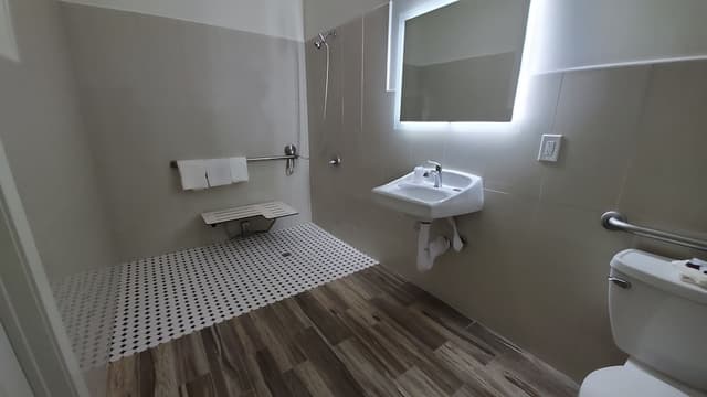 克雷斯特里奇旅館-基本客房, 1 張特大雙人床, 無障礙, 非吸煙房-4