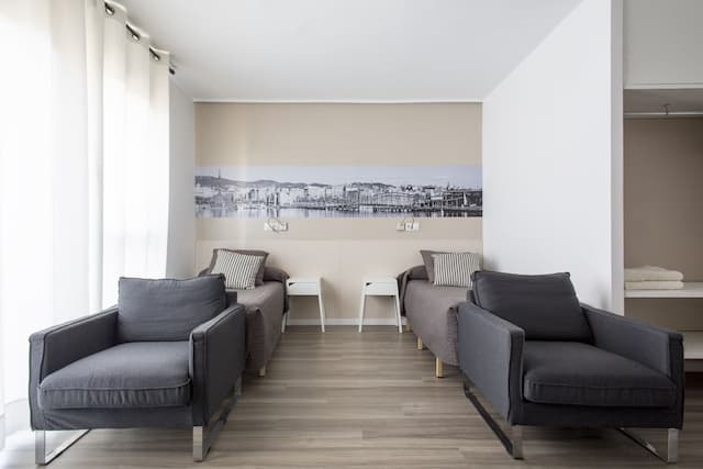 Residencia Universitaria Resa Campus del Mar-行政开间-1