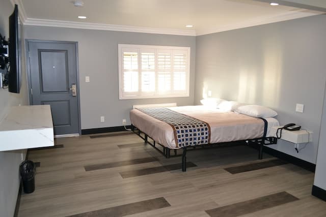Bell Gardens Inn Los Angeles - Bell Gardens-標準客房, 1 張特大雙人床, 非吸煙房-3