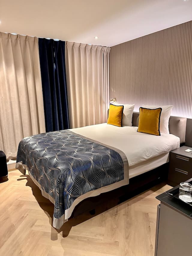 호텔 세바스티안스-더블룸 (Semi-Basement)-1