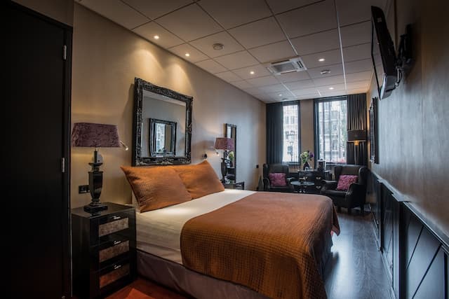 Hotel Sebastian's-Luxury Double or Twin Room, 1 Bedroom, Bathtub, Canal View (large, ground floor)-1