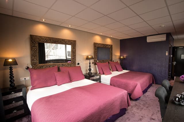 호텔 세바스티안스-스탠다드 쿼드룸, 욕조-3