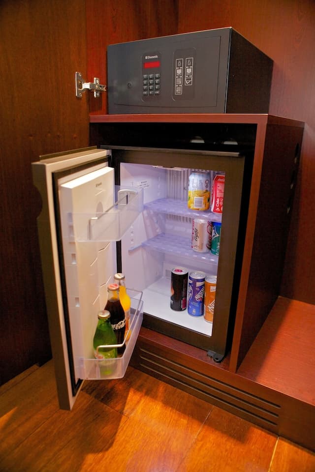 ブルチン ホテル-エコノミー シングル ルーム ダブルベッド 1 台-2