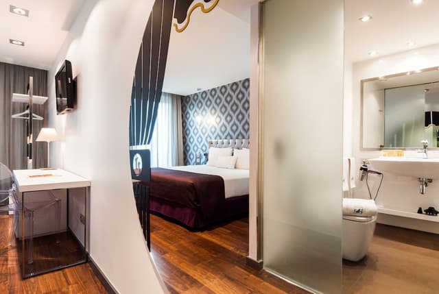 Ikonik Ramblas-Double Room Single Use, 1 Double or 2 Twin Beds-5
