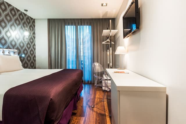 Ikonik Ramblas-Standard Double or Twin Room-4