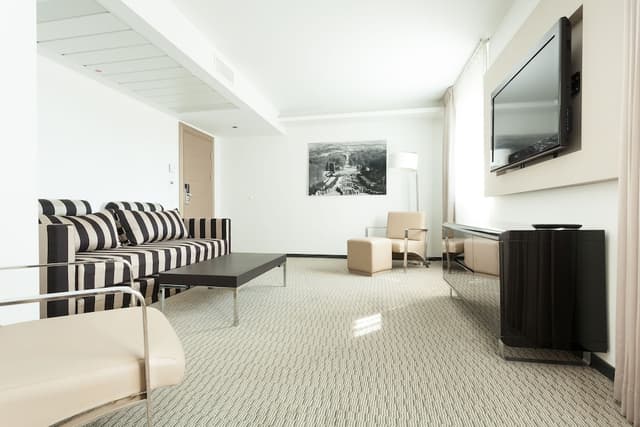 ゴールデン チューリップ カッセル ホテル ライス-スイート キングベッド 1 台-4