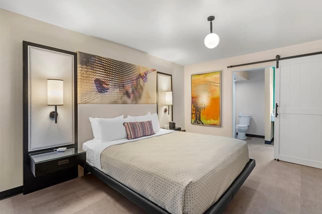 ハイツ ハウス  ホテル、アセンド  ホテル コレクション-ルーム キングベッド 1 台 バリアフリー 禁煙-1