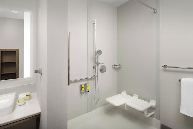 エレメント シアトル シー タック エアポート-スタンダード ルーム キングベッド 1 台-5